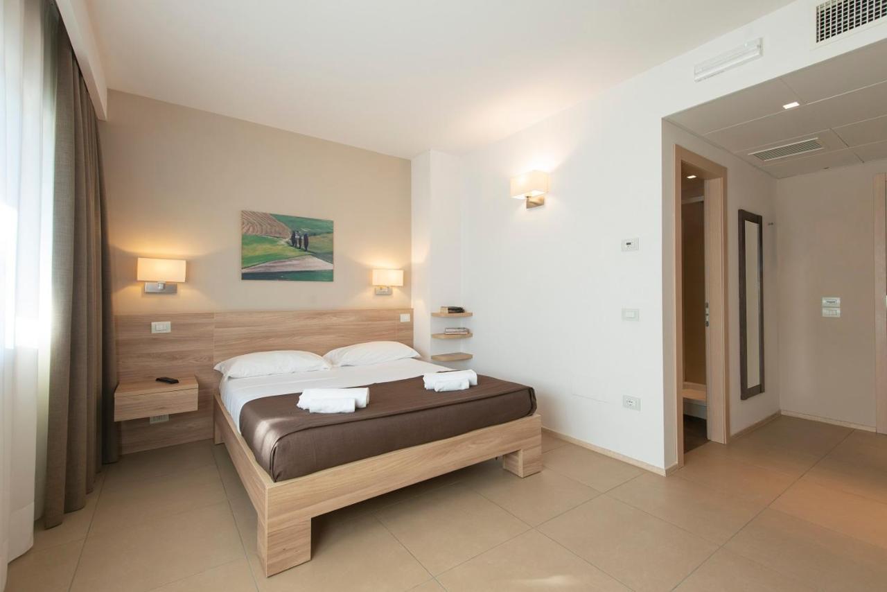 Hotel Dimorae Rooms And Suites - Apartments Civitanova Marche Chambre photo
