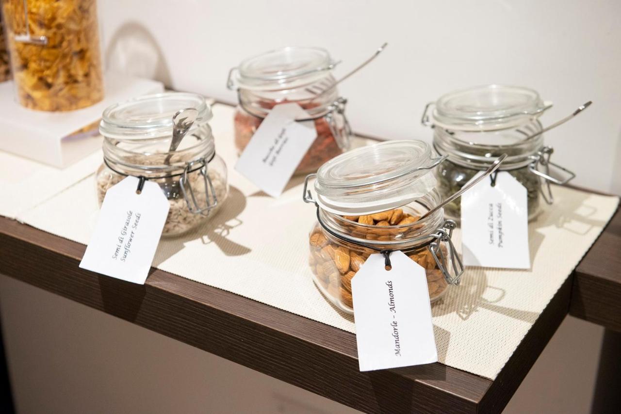 Hotel Dimorae Rooms And Suites - Apartments Civitanova Marche Extérieur photo